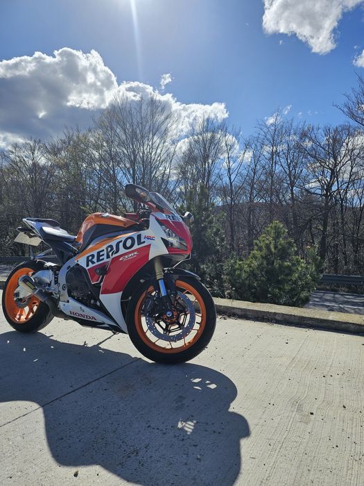 Honda cbr 1000rr fireblade
