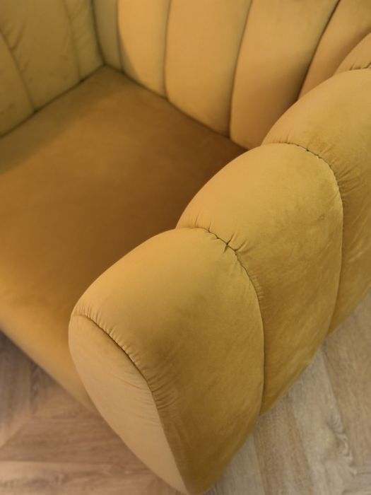 Fotoliu Ghado Shel cu tapiterie catifea si lemn masiv