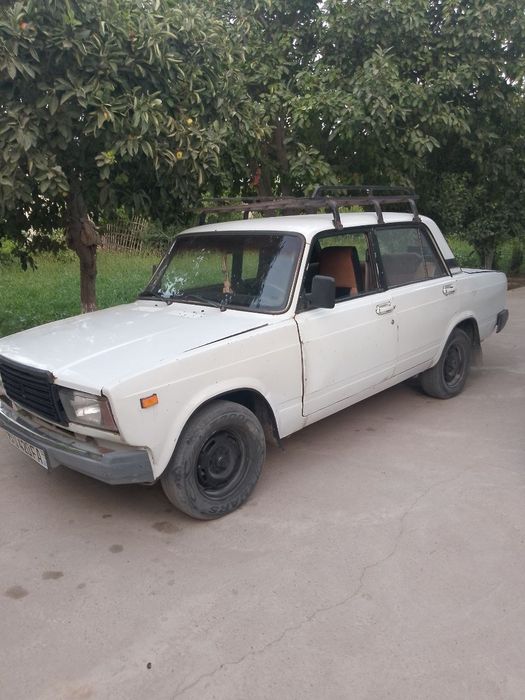 Vaz 21051 sotiladi. Narxi kelishilgan holda