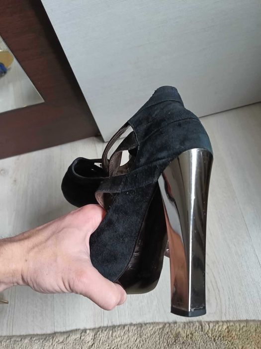 Pantofi cu toc ROBERTO CAVALLI Pumps piele intoarsa Nr.39