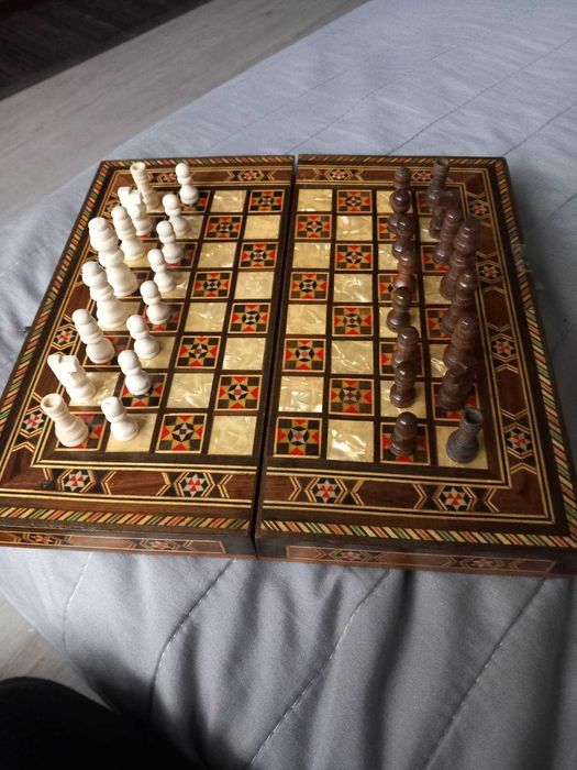 Настолна игра шах табла, два вида