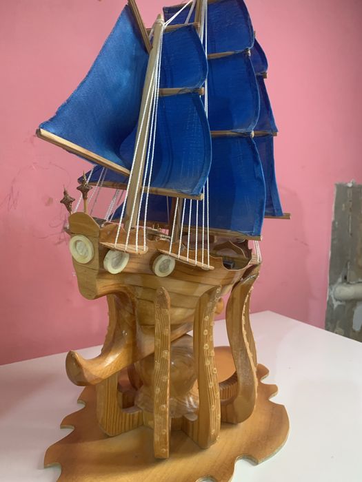 Продам кораблик