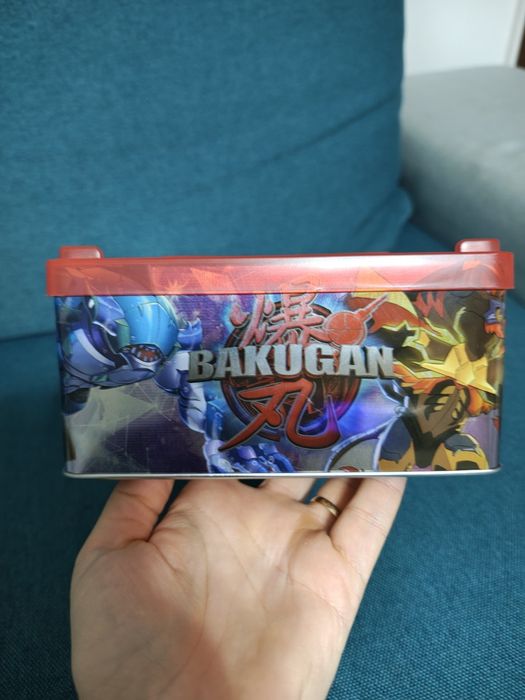 Cutie cu 19 Bakugani