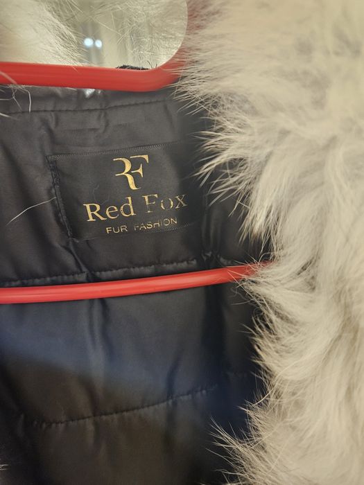 Vând geaca RedFox