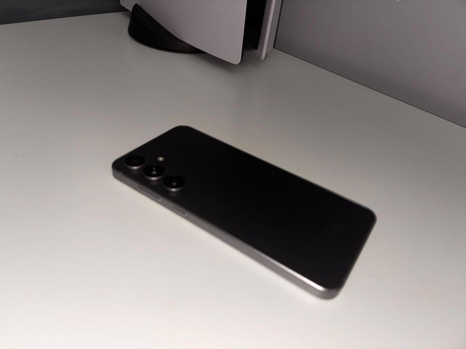 Samsung S25 FE телефон