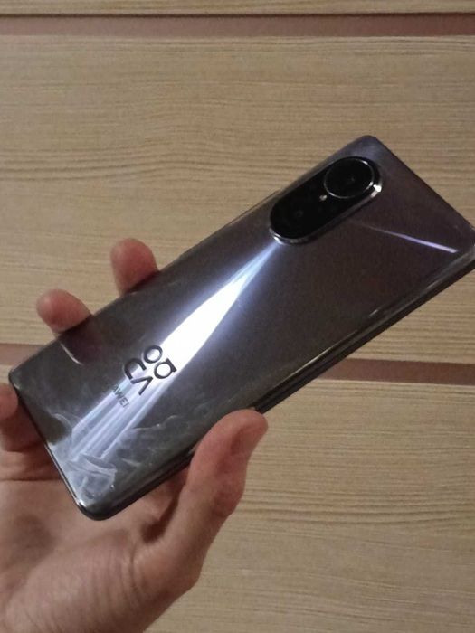 Продам Хуавей нова 9 се