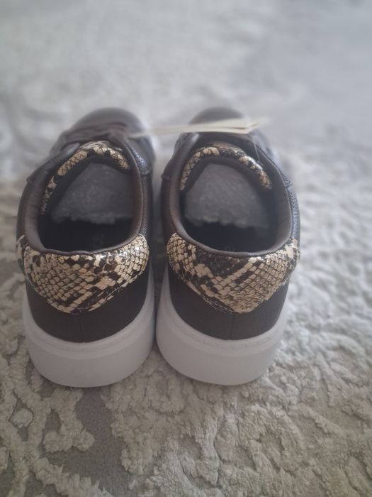 Женские  обуви  нурсачи