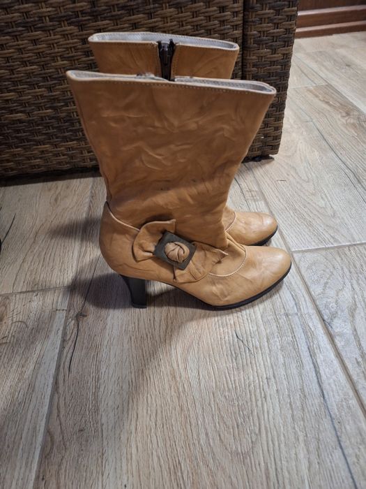 Чизми и ботуши номер 36,37