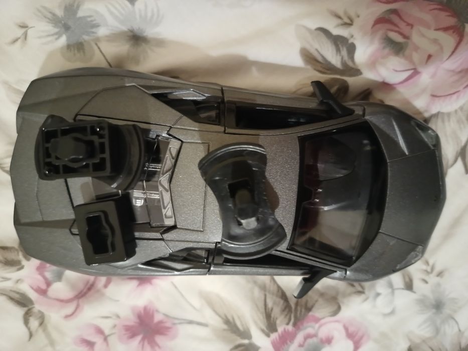 Lamborghini Aventador – умалена моделна кола (играчка)