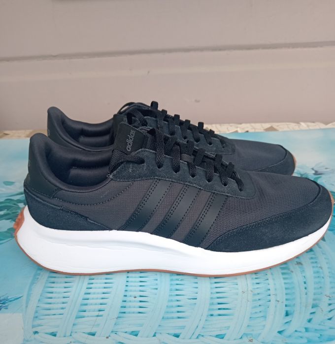 Vand pantofi sport Adidas