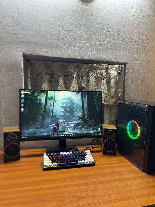 Igravoy kompyuter sotiladi srochno arzonga bervoraman