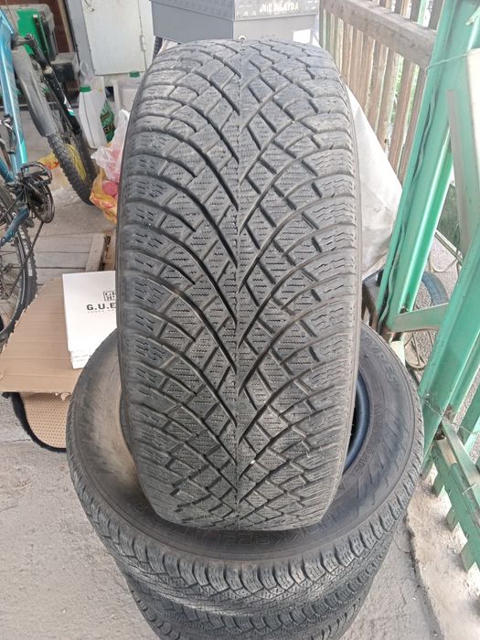 Продам зимнюю резину Nokian Tyers 205.55 r16