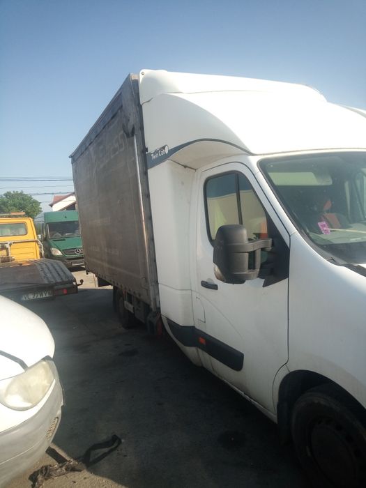 Dezmembrez Renault Master 2017