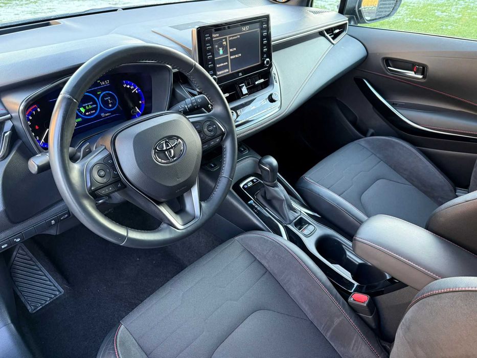 Toyota Corolla 2.0 Hybrid 184cp ECVT Lounge