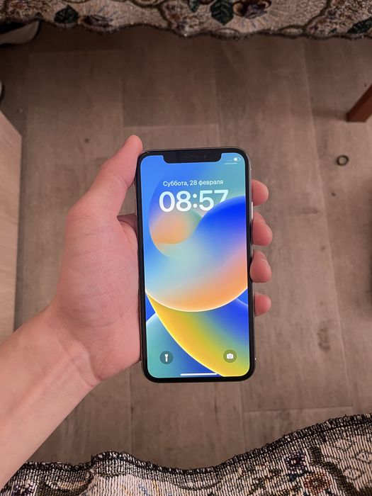 Продам Айфон Х в хорошем состяний