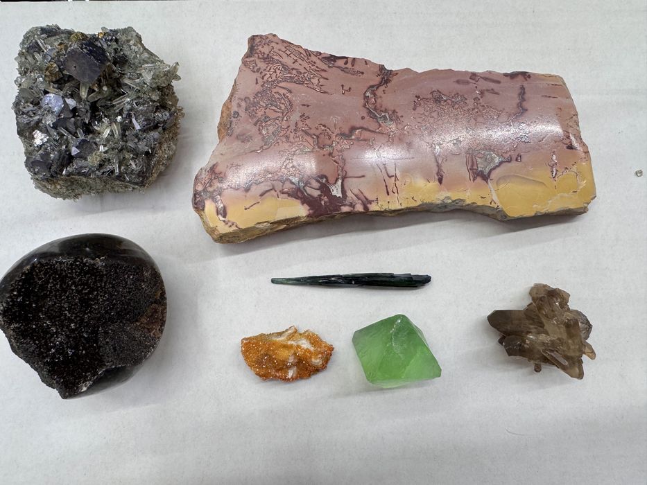 Колекция от 7 Минерала- Кварц,Флуорит,Мокаит,Вивианит,Септария,Галенит