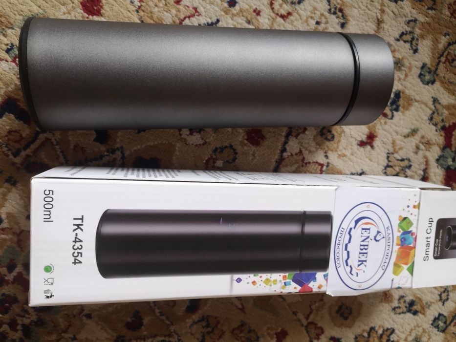 Срочно продам термос с датчиком температуры.