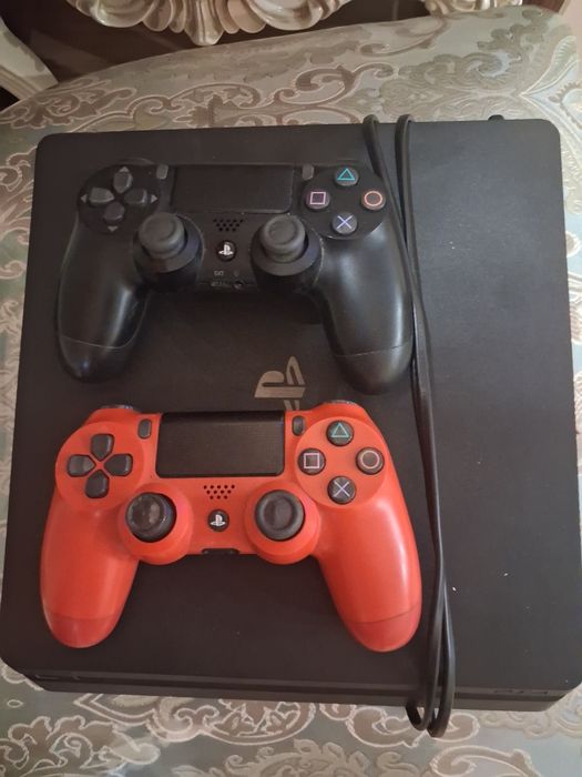 Продам ps 4 slim