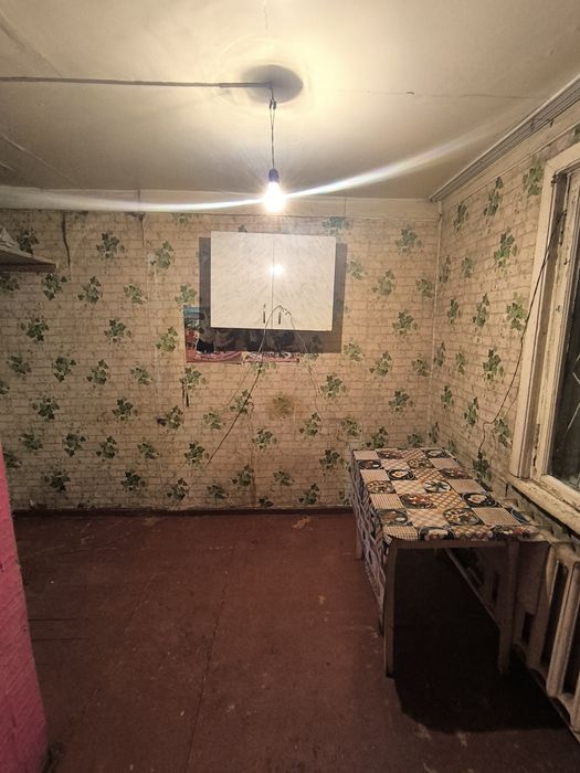 Спутник 8. Дом 22.  2 х комнатную квартиру без ремонта . Аренда . 1/2