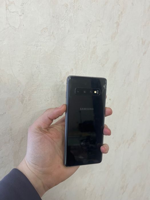 Samsung S10 телефон