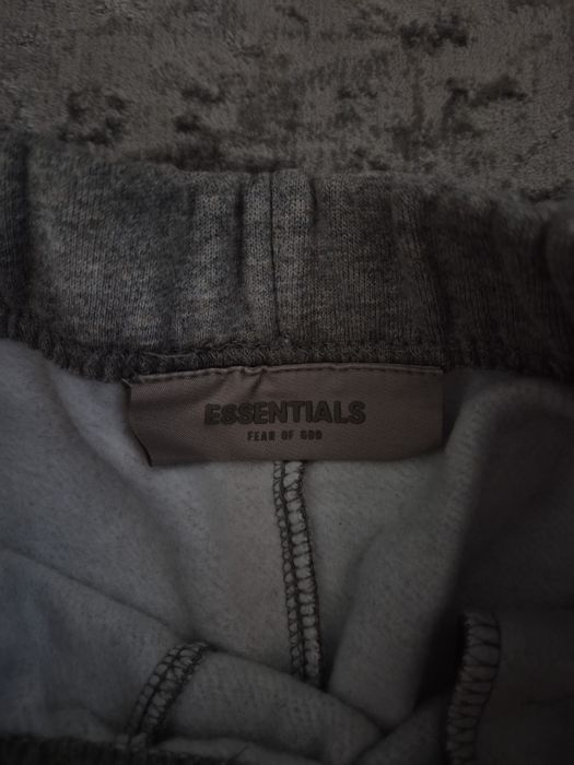Pantaloni essentials