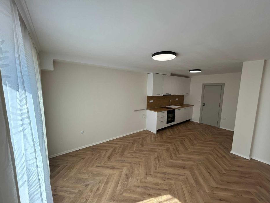 Собственик продава 3 стаен апартамент кв. Възраждане