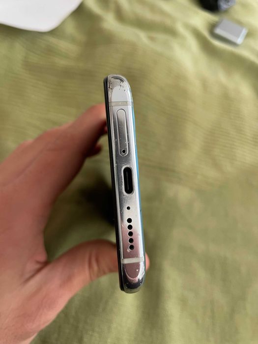 Xiaomi Mi 10T Pro 256 GB работещ нормално, пукнат гръб