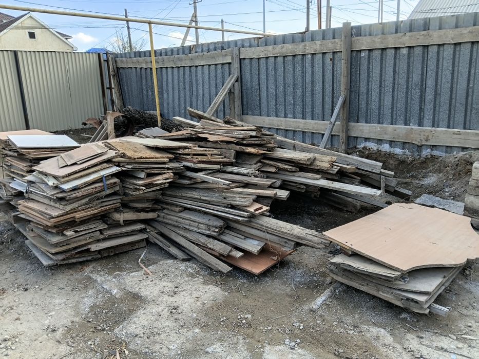 Бесплатно,дрова самовывоз