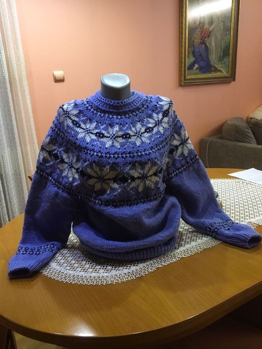 Ръчно изплетени пуловери