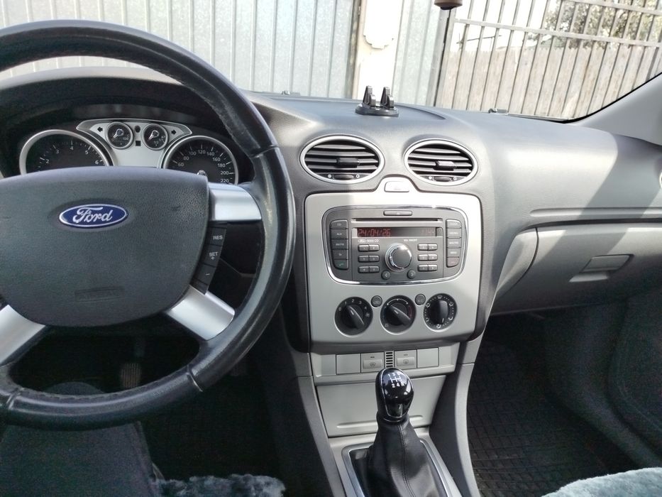 Ford focus 2011 1,6 benzina
