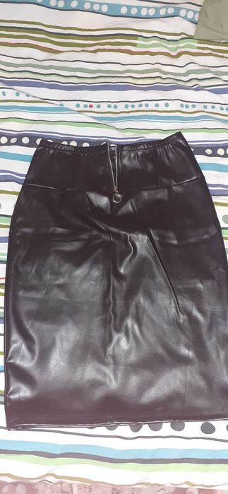 Fusta imitatie piele, noua, mas S