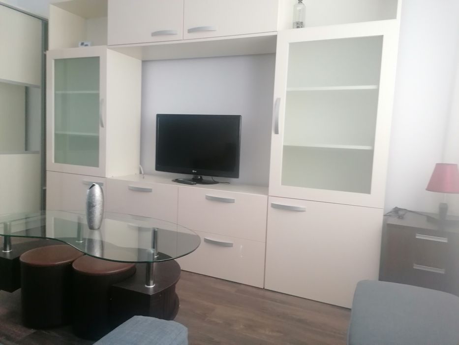 Particular inchiriez garsoniera