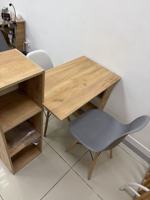 Маникюрный стол