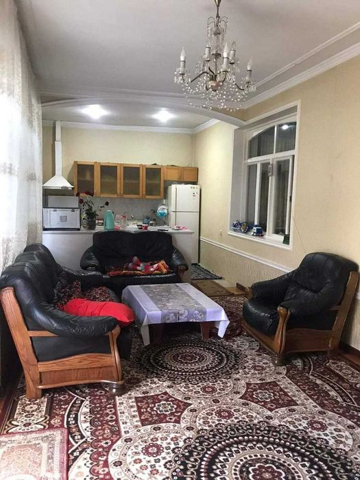 Продам дом на участке в М-Улугбекском районе.стадион Старт