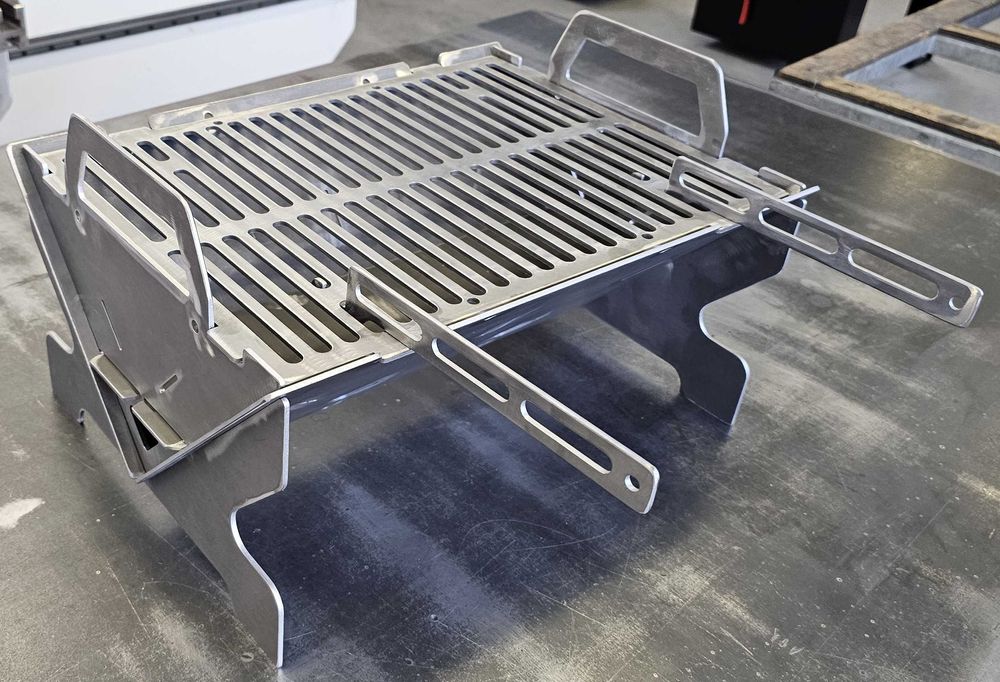 ВЕЧНА сглобяема къмпинг скара / барбекю "COMPACT" от масивна 3мм стомана! ВИДЕО!