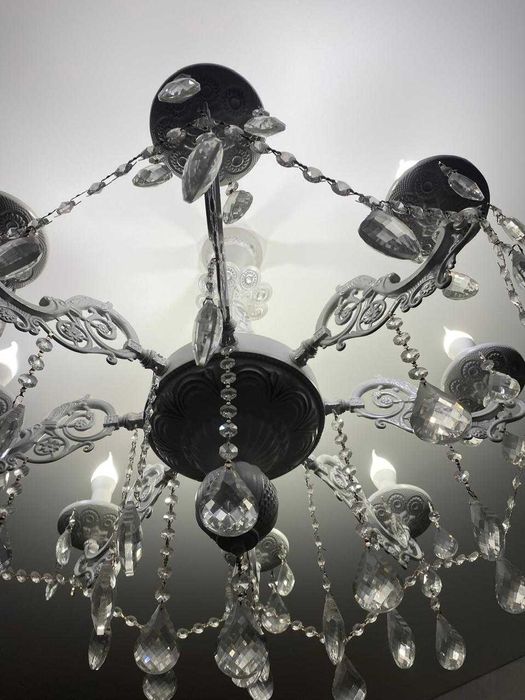 Продам люстру для зала 60 000 тенге.