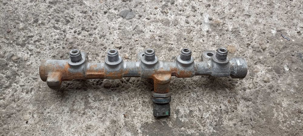 Rampa injectoare cu senzor Renault Master 3 Opel Movano Opel Vivaro