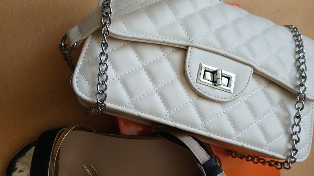 Super Reducere Pachet Sandale. +Geanta Noi