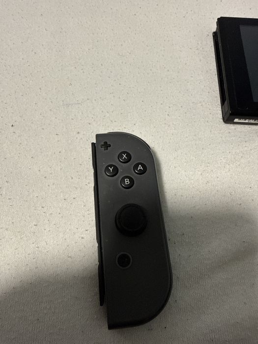Nintendo switch black в перфектно състояние без стил дрифт и има игри