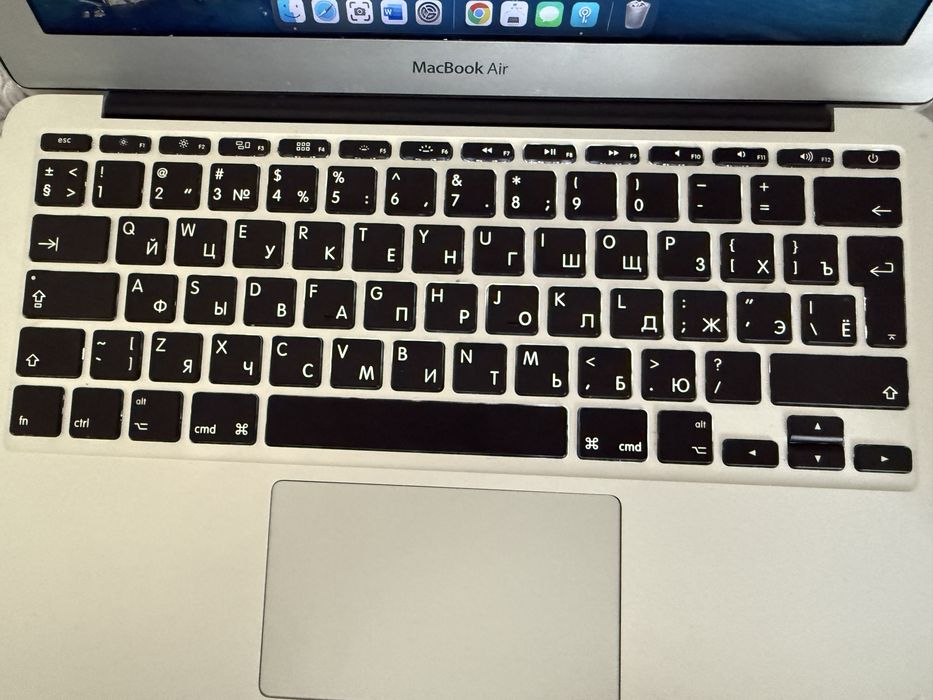Продам Macbook air 11