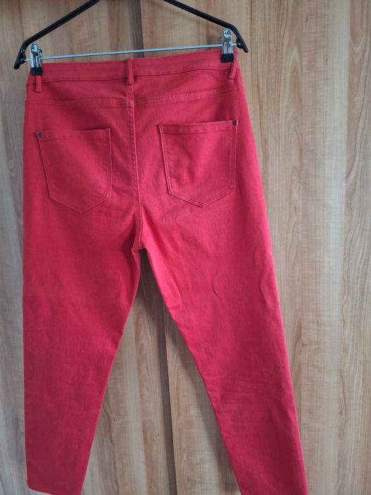 Pantalon blugi rosii