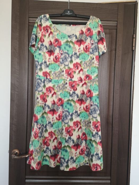 Любое платье по  2000 тенге