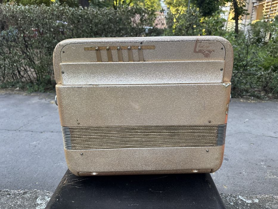 Acordeon  armonica italian cu Fratelio Crosio cu 120 de basi