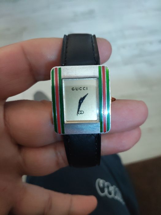 GUCCI сребърен часовник