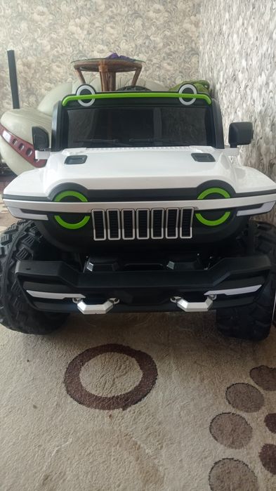 Продаётся детская машина,,Джип,,