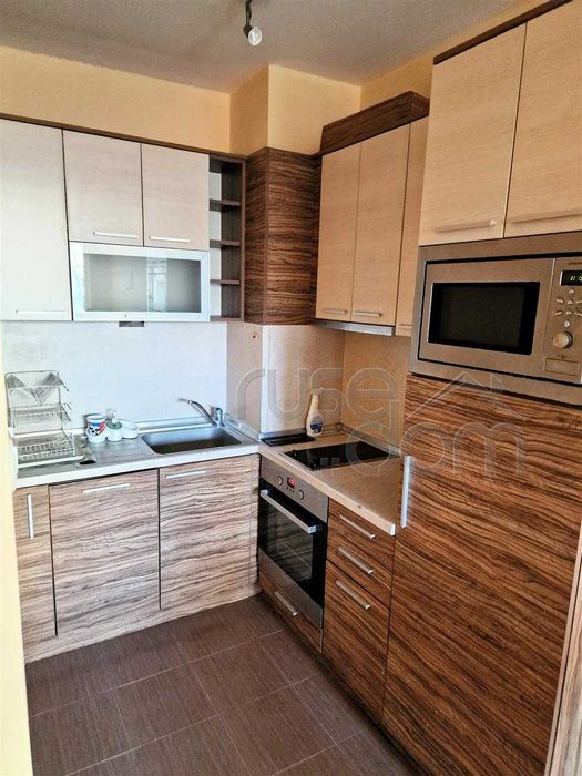 Продава се Тристаен апартамент в Русе, Център - 87 кв.м за 1641 €/кв.м - Снимка #5