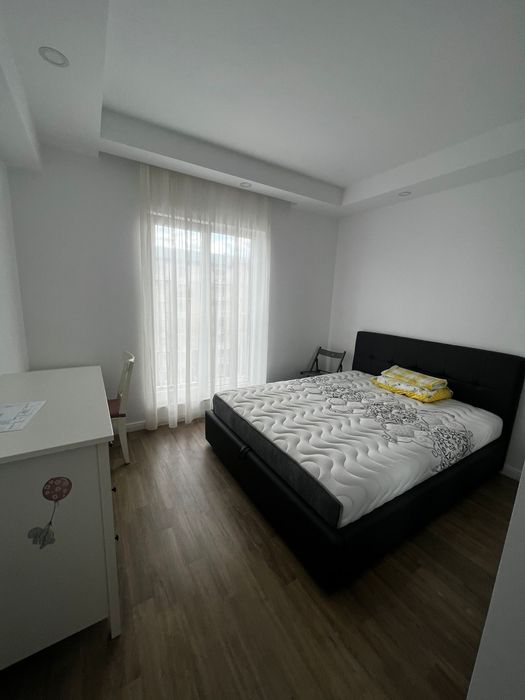 De Închiriat Apartament 3 camere in Cosmopolis