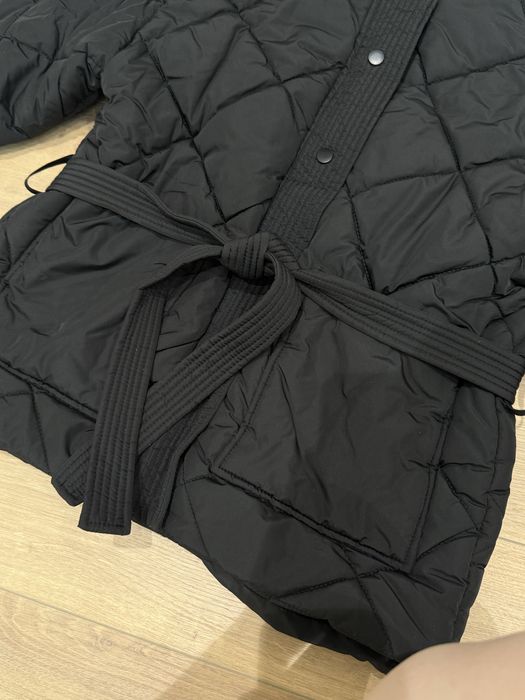 Продам куртку стеганную короткая