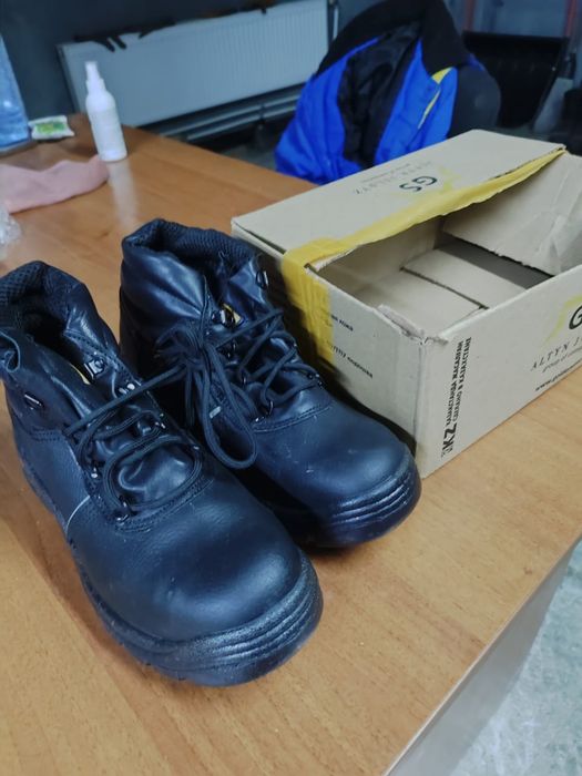 Продаю новую обувь