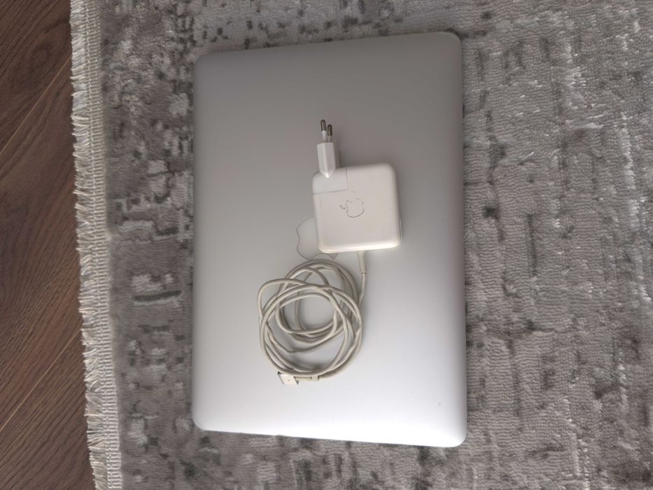 MacBook Air 13” 2015 | i5 | 8GB | SSD 128GB